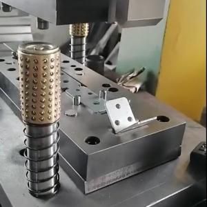 штамповка монтажных панелей с помощью прогрессивных форм