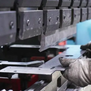 Что вы знаете о технологии обработки и штамповки листового металла? 