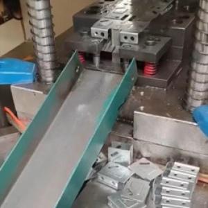 штамповочный крышка со ступенчатым входом